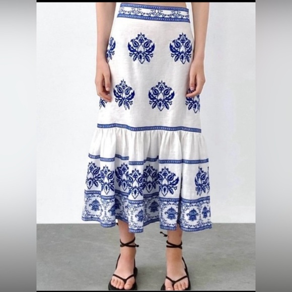 Zara Dresses & Skirts - Zara embroidered skirt NWT